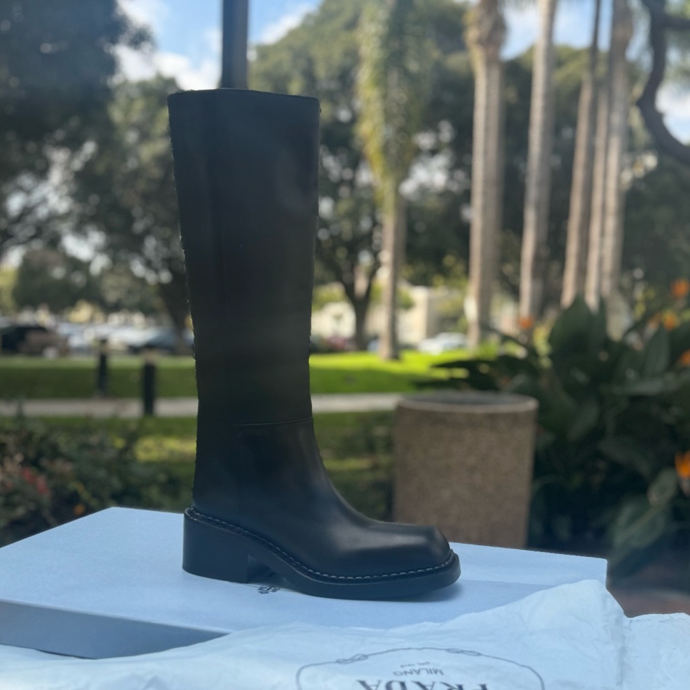 Prada boots - Picture 4 of 8